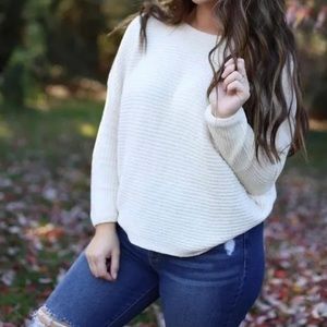 NWT Ada Faye hem & thread Boatneck cocoon chenille sweater cream size M